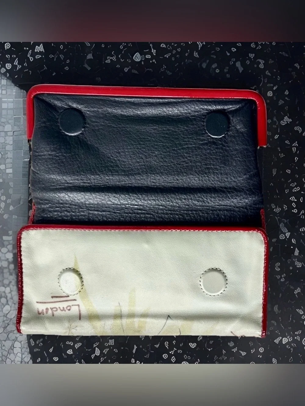 Vintage Brighton City Chic Graffiti Art Leather Trifold Fashionista KISS Wallet